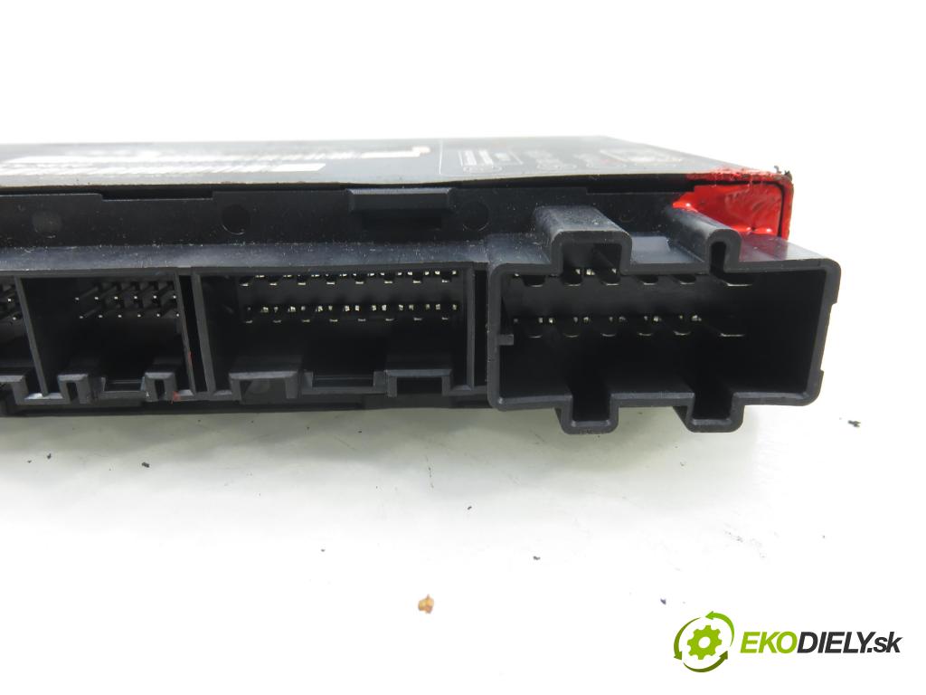 AUDI A4 (8E2, B6) SEDAN 2003 132,00 2.5 TDI V6 180 quattro - AKE 2496,00 MODUL komfortu 8E0959433BC