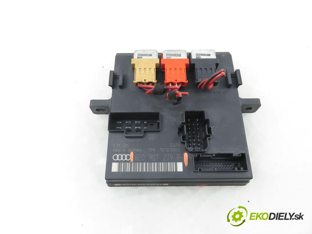 AUDI A4 (8E2, B6) SEDAN 2003 132,00 2.5 TDI V6 180 quattro - AKE 2496,00 řídící jednotka světla 8E0907279F