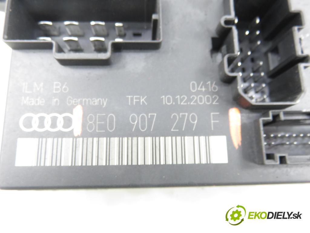 AUDI A4 (8E2, B6) SEDAN 2003 132,00 2.5 TDI V6 180 quattro - AKE 2496,00 Riadiaca jednotka svetlá 8E0907279F