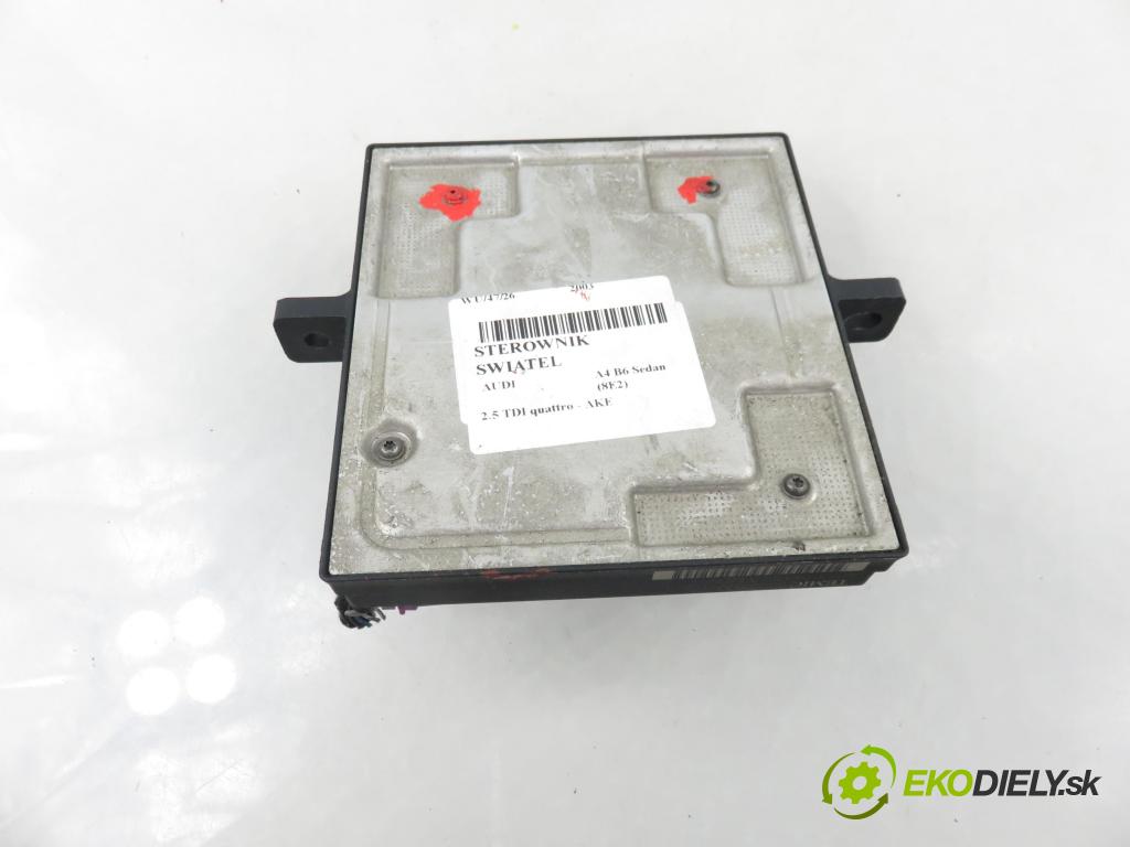 AUDI A4 (8E2, B6) SEDAN 2003 132,00 2.5 TDI V6 180 quattro - AKE 2496,00 Riadiaca jednotka svetlá 8E0907279F