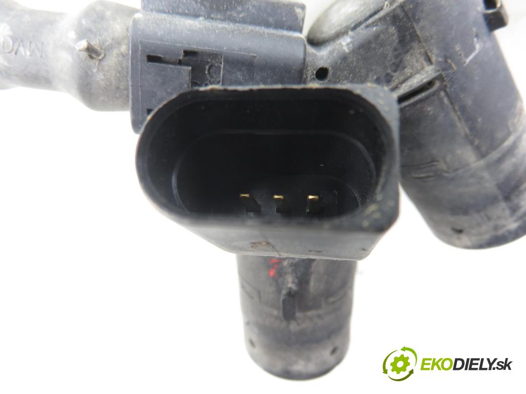 AUDI A4 (8E2, B6) SEDAN 2003 132,00 2.5 TDI V6 180 quattro - AKE 2496,00 Snímač 602195