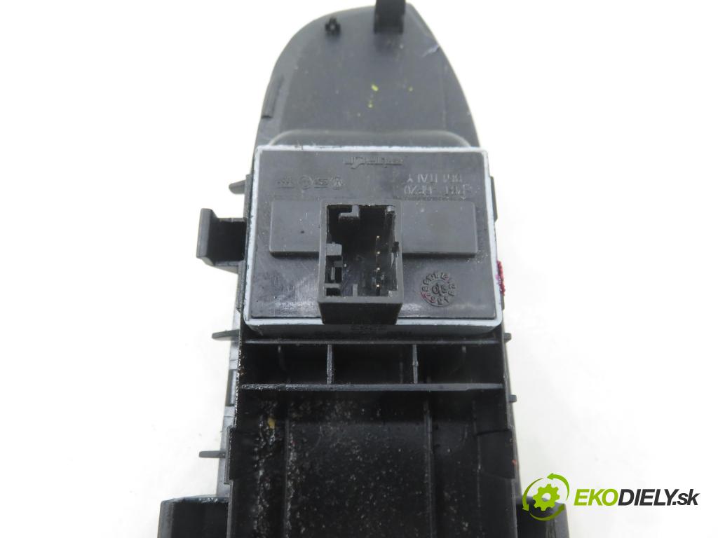 SEAT IBIZA III (6L1) HB 2003 55,00 1.4 16V - BBY 1390,00 Panel ovládania okien 6L1867171D