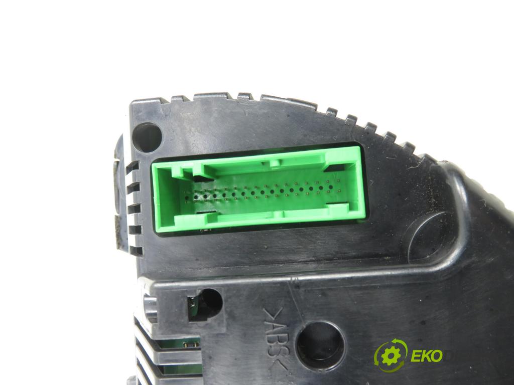 AUDI A4 (8E2, B6) SEDAN 2003 132,00 2.5 TDI V6 180 quattro - AKE 2496,00 Prístrojovka elektrický 0263626035