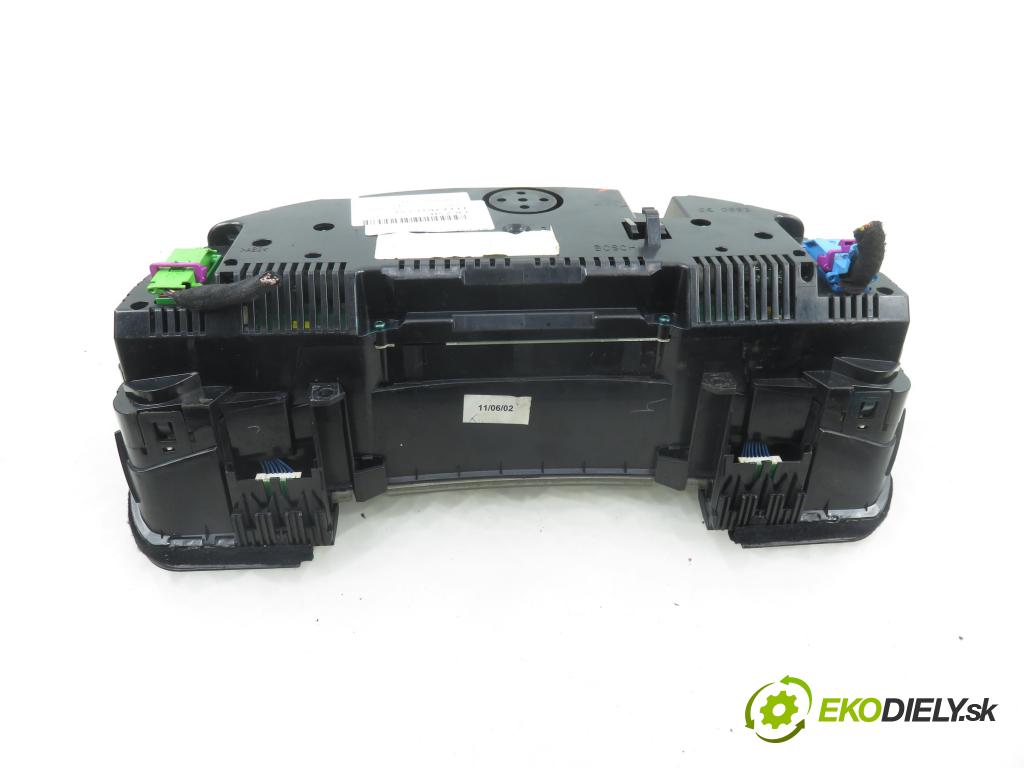 AUDI A4 (8E2, B6) SEDAN 2003 132,00 2.5 TDI V6 180 quattro - AKE 2496,00 Prístrojovka elektrický 0263626035