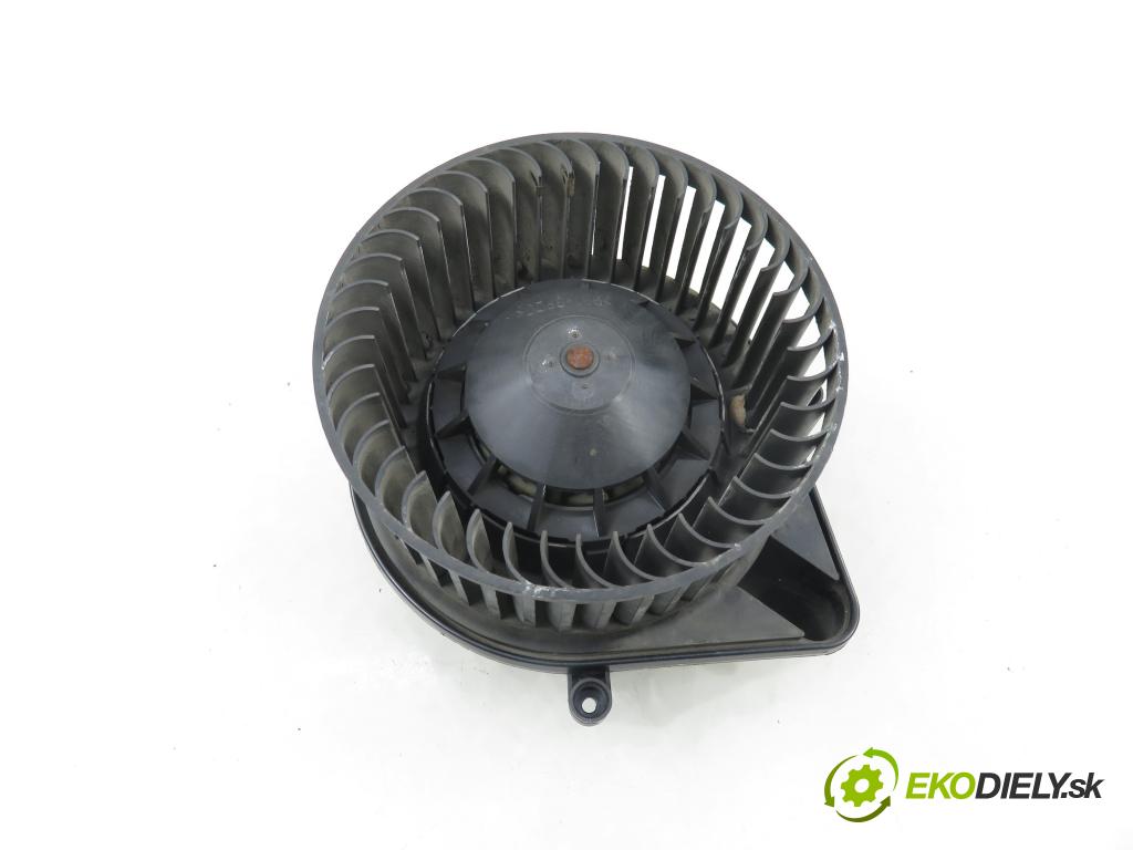 AUDI A4 (8E2, B6) SEDAN 2003 132,00 2.5 TDI V6 180 quattro - AKE 2496,00 Ventilátor vetráku 8E1820021B