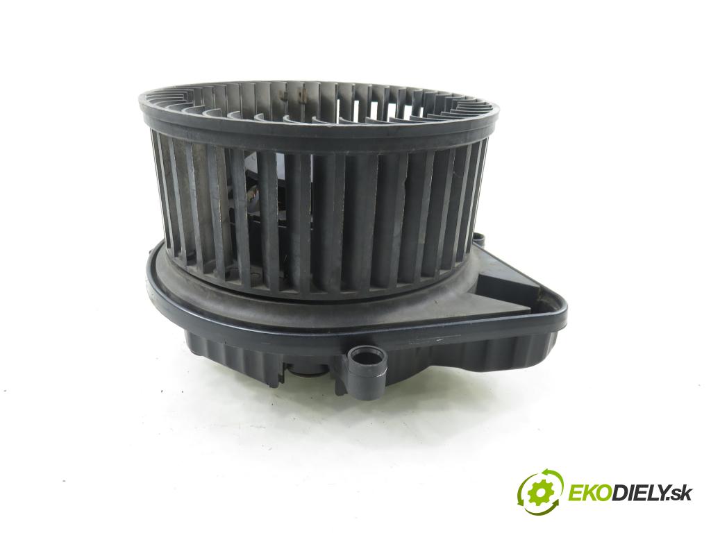 AUDI A4 (8E2, B6) SEDAN 2003 132,00 2.5 TDI V6 180 quattro - AKE 2496,00 Ventilátor vetráku 8E1820021B