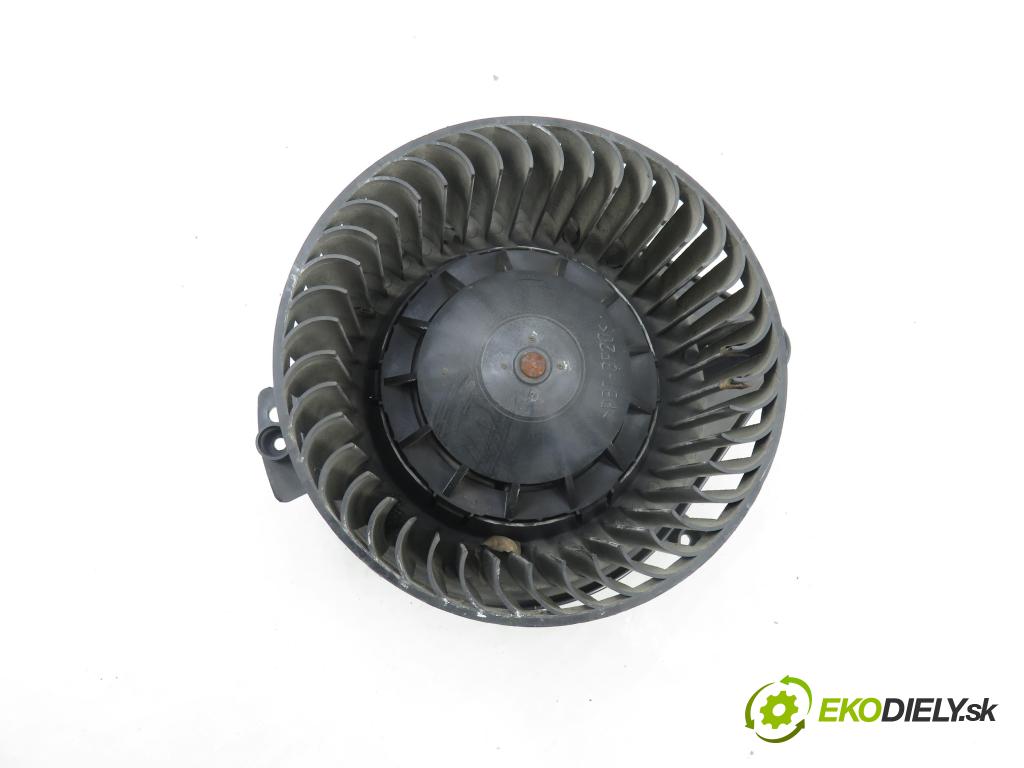 AUDI A4 (8E2, B6) SEDAN 2003 132,00 2.5 TDI V6 180 quattro - AKE 2496,00 Ventilátor vetráku 8E1820021B