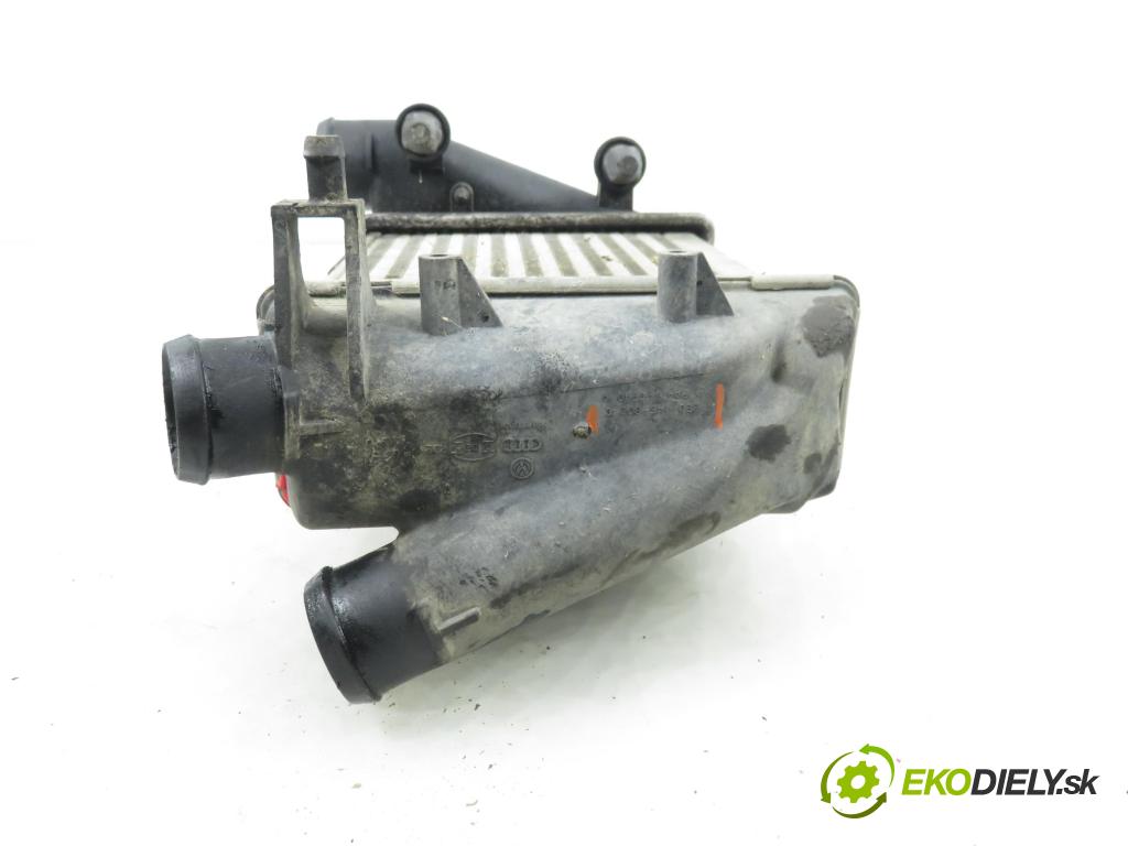 AUDI A4 (8E2, B6) SEDAN 2003 132,00 2.5 TDI V6 180 quattro - AKE 2496,00 chladič intercooler 8E0145806C