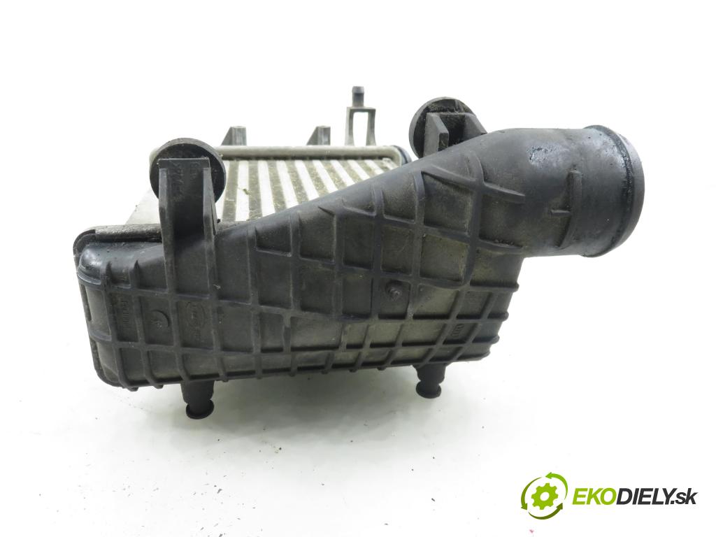 AUDI A4 (8E2, B6) SEDAN 2003 132,00 2.5 TDI V6 180 quattro - AKE 2496,00 chladič intercooler 8E0145806C