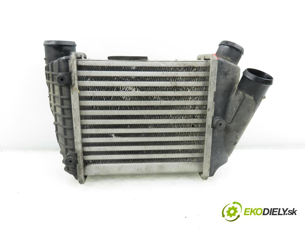 AUDI A4 (8E2, B6) SEDAN 2003 132,00 2.5 TDI V6 180 quattro - AKE 2496,00 chladič intercooler 8E0145806C