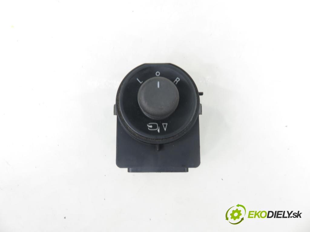 OPEL INSIGNIA A sedan (G09) SEDAN 2008 118,00 2.0 CDTI 160 - A 20 DTH 1956,00 přepínač zpětných zrcátek 13271833 ; 211727