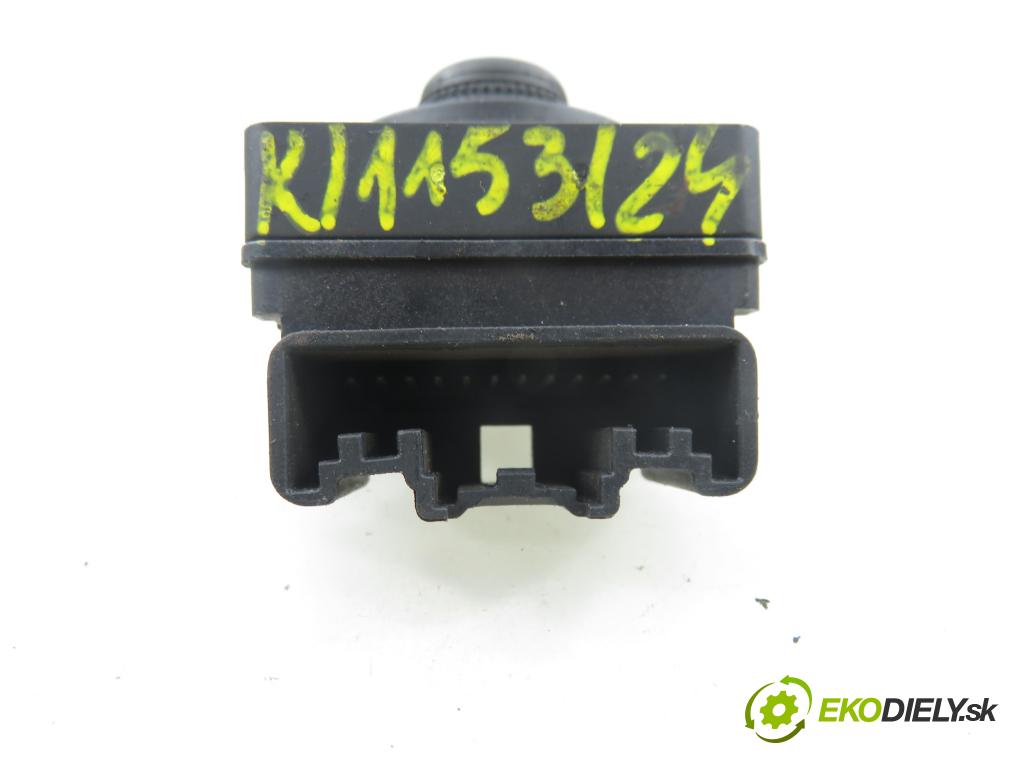 OPEL INSIGNIA A sedan (G09) SEDAN 2008 118,00 2.0 CDTI 160 - A 20 DTH 1956,00 přepínač zpětných zrcátek 13271833 ; 211727