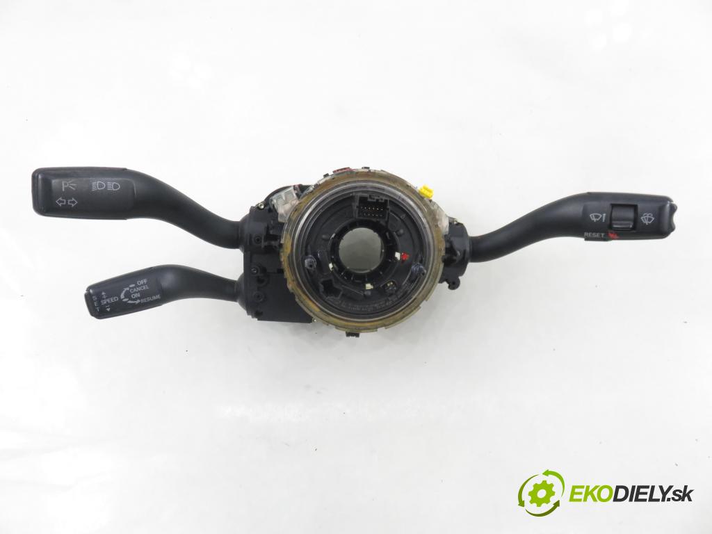 AUDI A4 (8E2, B6) SEDAN 2003 132,00 2.5 TDI V6 180 quattro - AKE 2496,00 páčka/prepínač 8E0953549N ; 8E9953541D