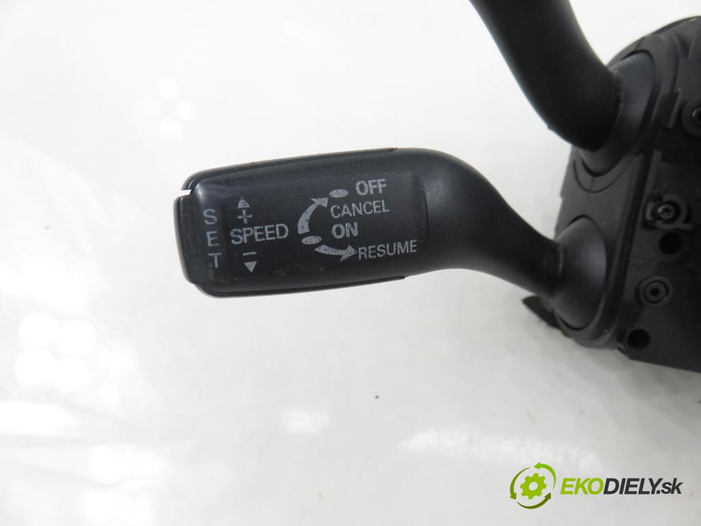 AUDI A4 (8E2, B6) SEDAN 2003 132,00 2.5 TDI V6 180 quattro - AKE 2496,00 páčka/prepínač 8E0953549N ; 8E9953541D