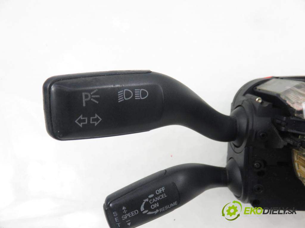 AUDI A4 (8E2, B6) SEDAN 2003 132,00 2.5 TDI V6 180 quattro - AKE 2496,00 páčka/prepínač 8E0953549N ; 8E9953541D