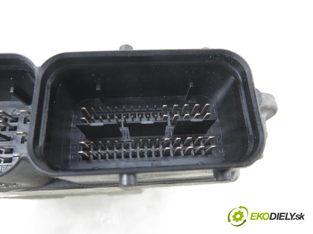 SEAT LEON (1P1) HB 2007 77,00 1.9 TDI - BLS 1896,00 Riadiaca jednotka Motor 03G906021JS ; 0281013624