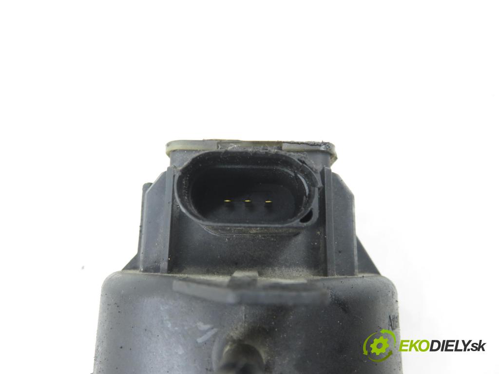 AUDI A4 Avant (8K5, B8) KOMBI 2008 105,00 2.0 TDI - CAGA 1968,00 Nastavovač turba  (Motorček ostatné)