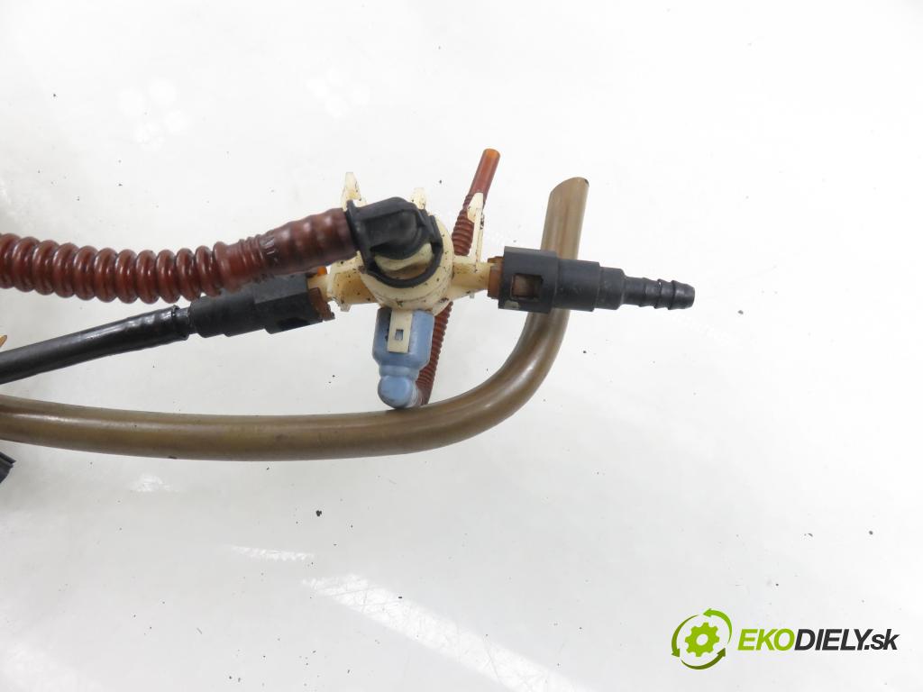 AUDI A6 Avant (4B5, C5) KOMBI 2001 220,00 4.2 quattro - ASG 4172,00 pumpa paliva 4B0906087P ; 4B3201317J ; 4B3201317H