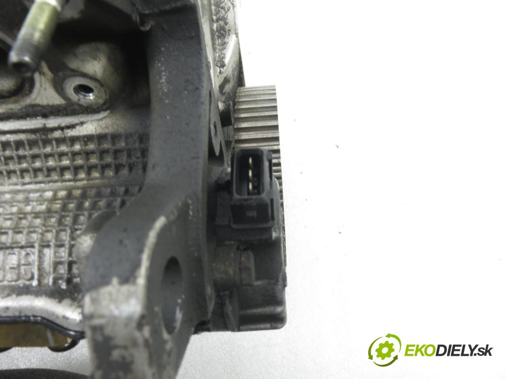 AUDI A3 (8L1) HB 2001 92,00 1.8 - AGN 1781,00 (hlava 058103373D