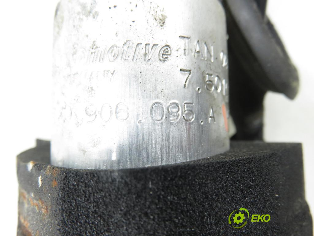 AUDI A5 (8T3) COUPE 2009 140,00 2.7 TDI - CGKA 2698,00 pumpa paliva 8K0906095A ; F026402068