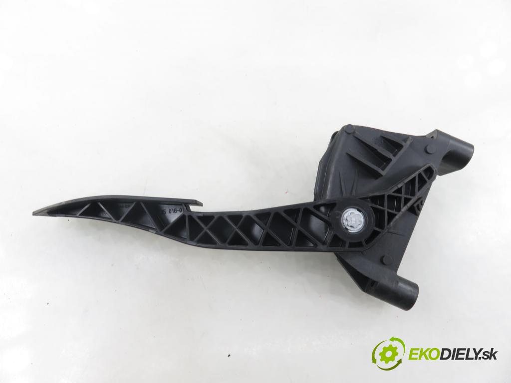 OPEL ASTRA G liftback (T98) HB 2002 62,00 1.6 8V - Z 16 SE 1598,00 Potenciometer plynu 9157998BK (Potenciometer plynového pedálu)