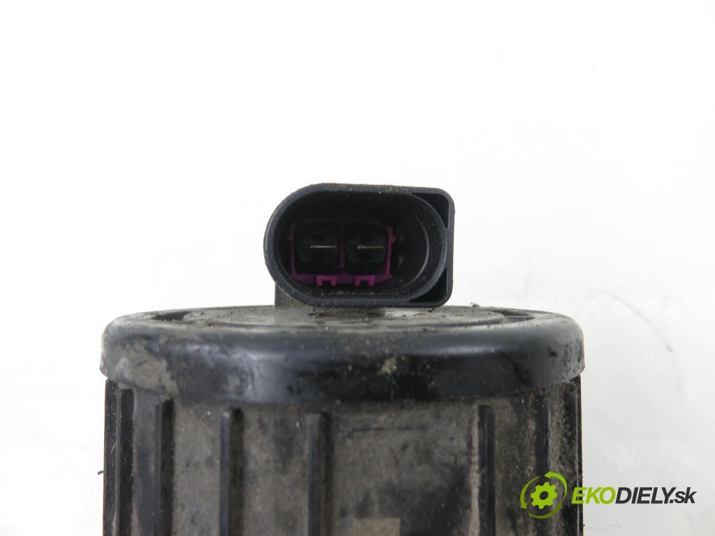 SKODA OCTAVIA II (1Z3) LIFTBACK 2012 75,00 1.6 - BSE 1595,00 pumpa vzduchu 06A959253E ; 72273813 ; 06A131333C