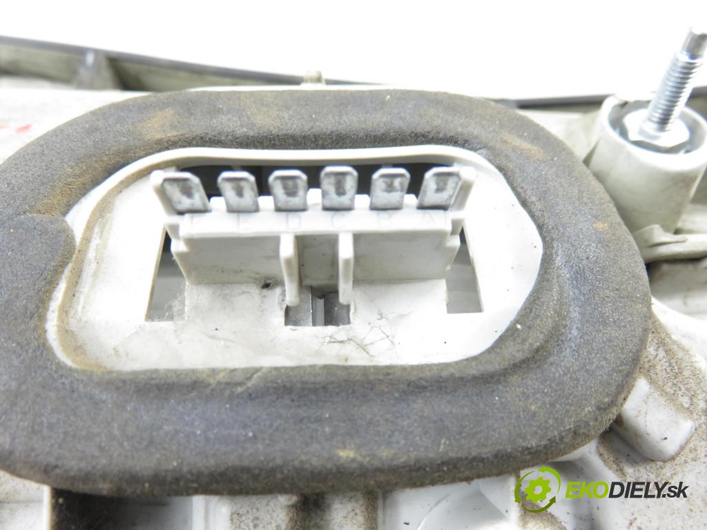 OPEL ASTRA G liftback (T98) HB 2002 62,00 1.6 8V - Z 16 SE 1598,00 světlo levé zadní 90521542