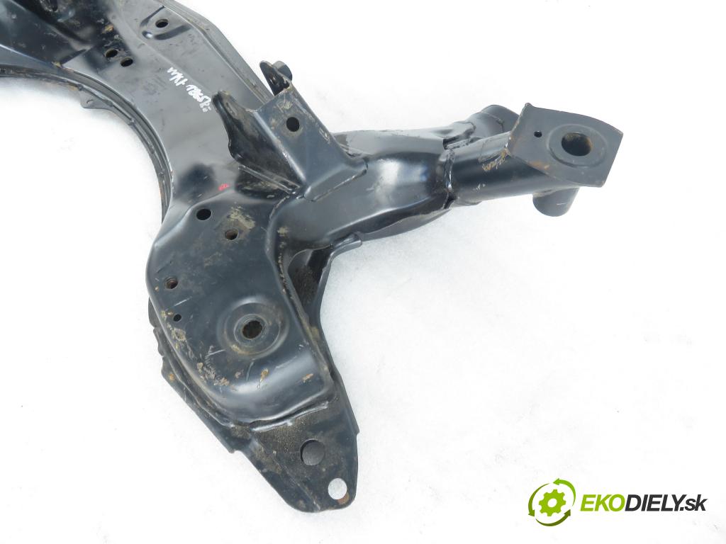 TOYOTA RAV 4 II (_A2_) SUV 2003 85,00 2.0 D-4D 4WD 116 - 1CD-FTV 1995,00 PŘEDNÍ: