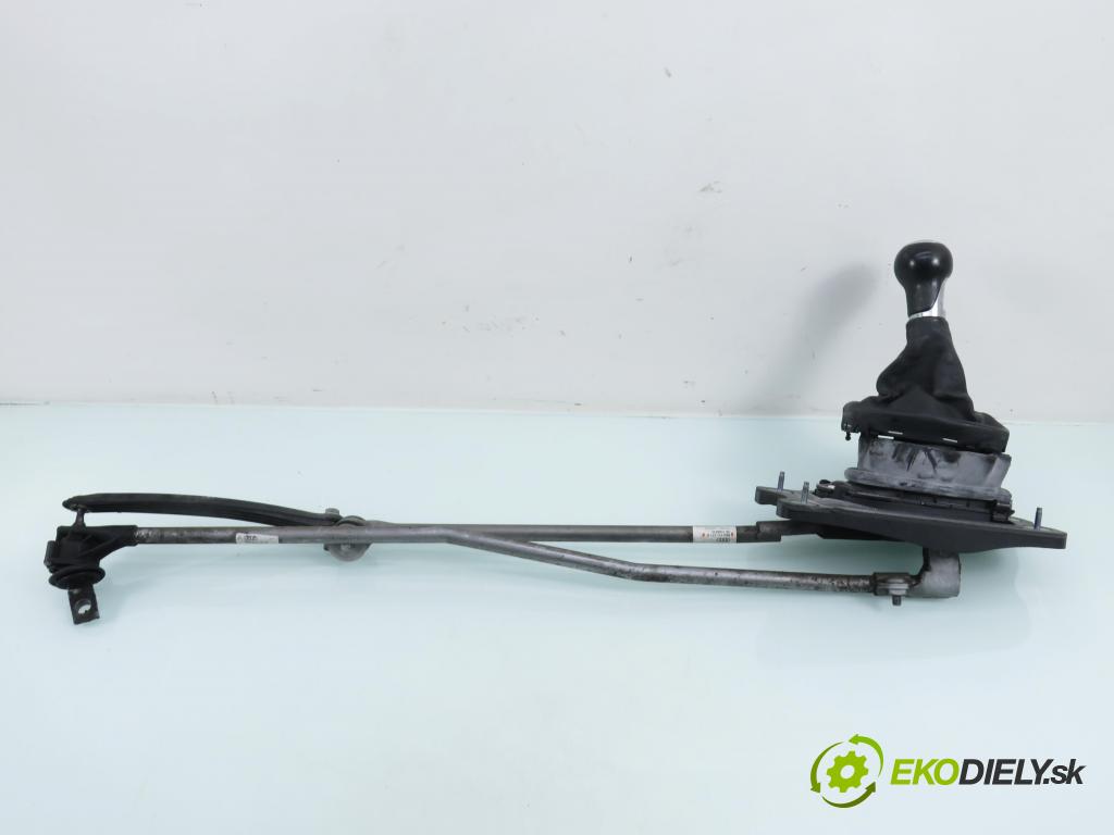 AUDI A5 (8T3) COUPE 2009 140,00 2.7 TDI - CGKA 2698,00 ZVEDÁK: 8K0711406 ; 8K0711271D ; 8K0711025K