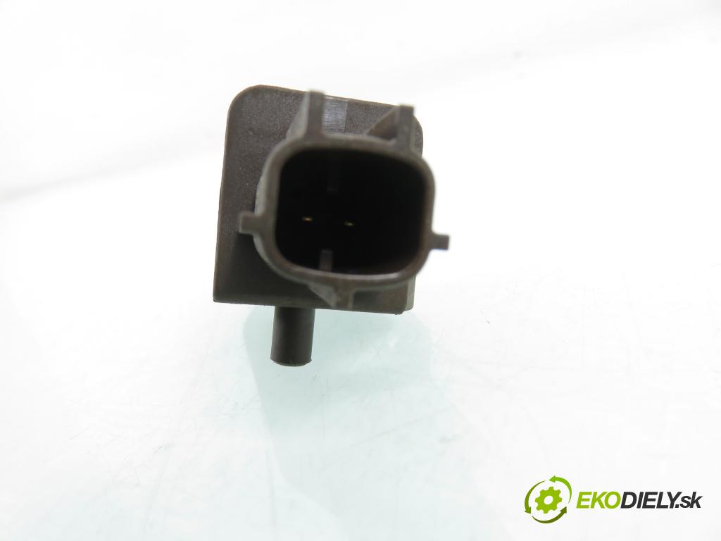 AUDI A5 (8T3) COUPE 2009 140,00 2.7 TDI - CGKA 2698,00 Snímač nárazu 5WK43738 ; 8K0959651 (Snímač nárazu)