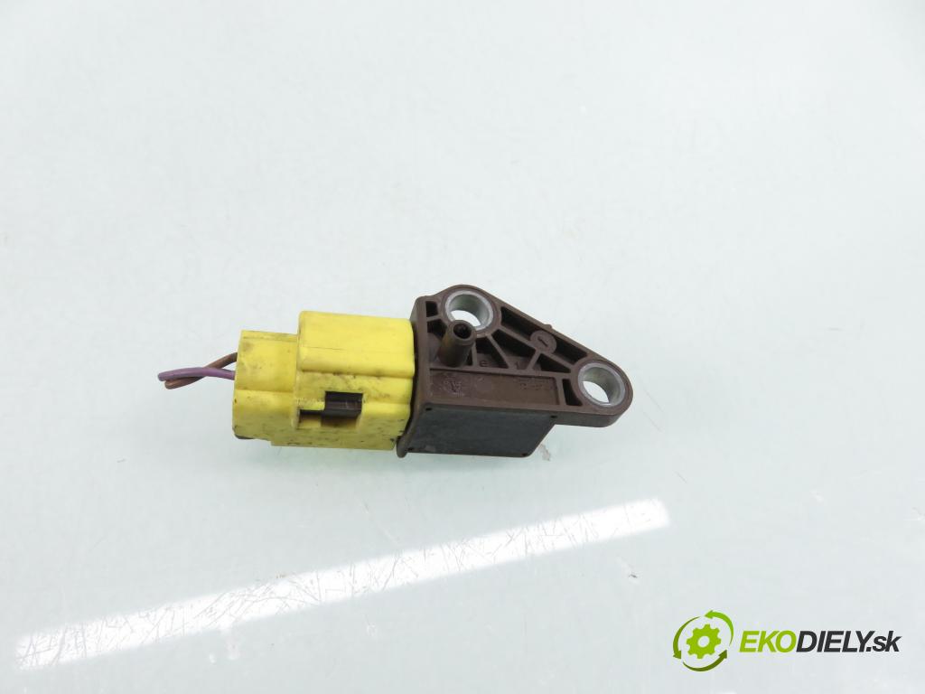 AUDI A5 (8T3) COUPE 2009 140,00 2.7 TDI - CGKA 2698,00 Snímač nárazu 5WK43738 ; 6K0959651 (Snímač nárazu)