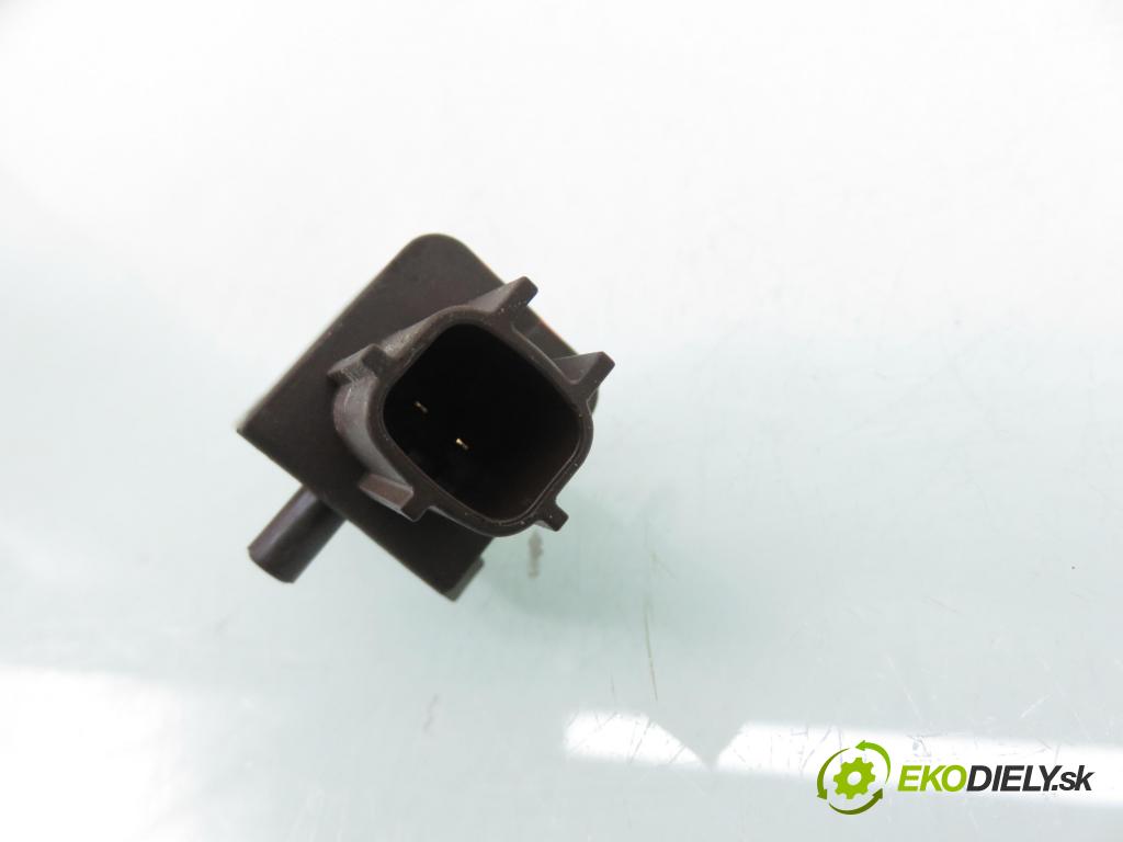 AUDI A5 (8T3) COUPE 2009 140,00 2.7 TDI - CGKA 2698,00 Snímač nárazu 5WK43738 ; 6K0959651 (Snímač nárazu)