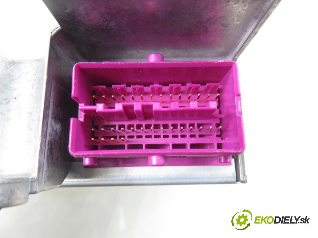 OPEL CORSA D (S07) HB 2010 70,00 1.3 CDTI - Z 13 DTE 1248,00 MODUL air BAG 13283820