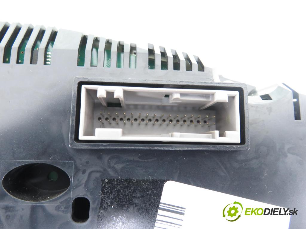 AUDI A5 (8T3) COUPE 2009 140,00 2.7 TDI - CGKA 2698,00 prístrojovka elektrický 8T0920900M