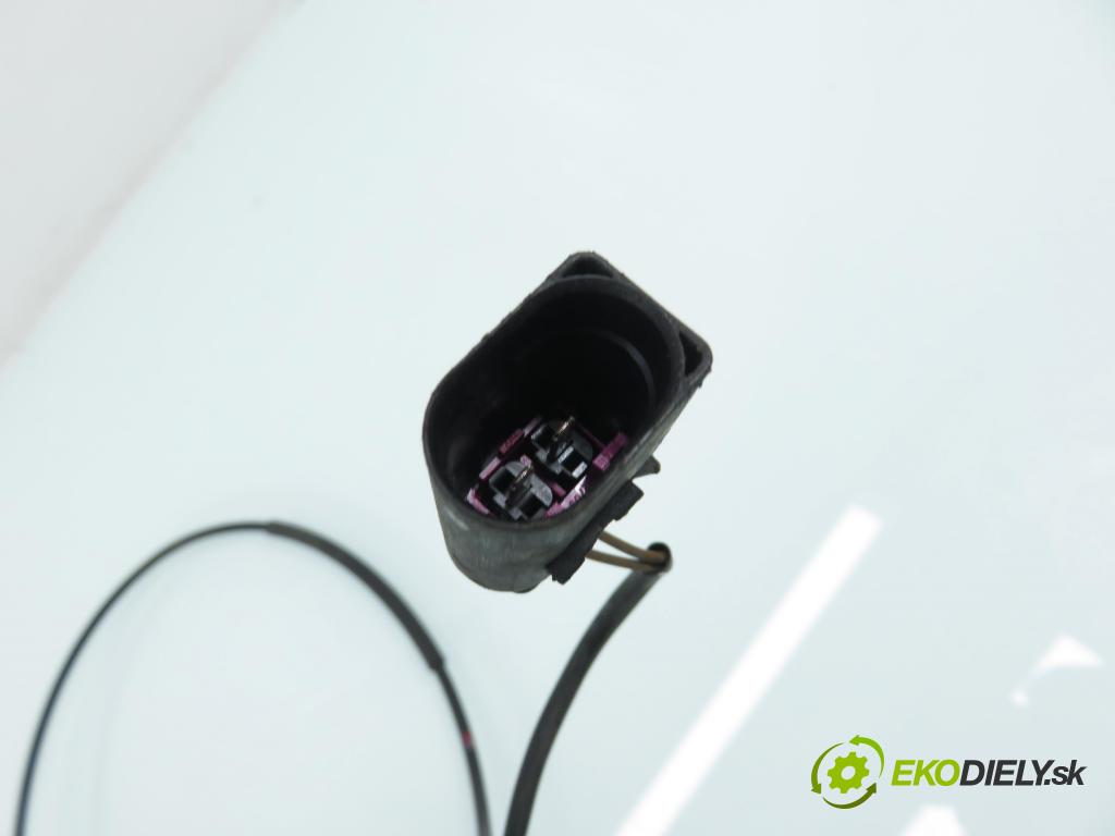 AUDI A3 (8P1) HB 2003 103,00 2.0 TDI PD 16V 140 1968,00 zámok kapoty 8P0823509C