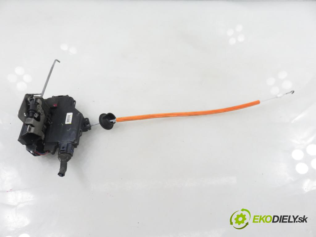 AUDI A3 (8P1) HB 2003 103,00 2.0 TDI PD 16V 140 1968,00 zámok 4E1837016