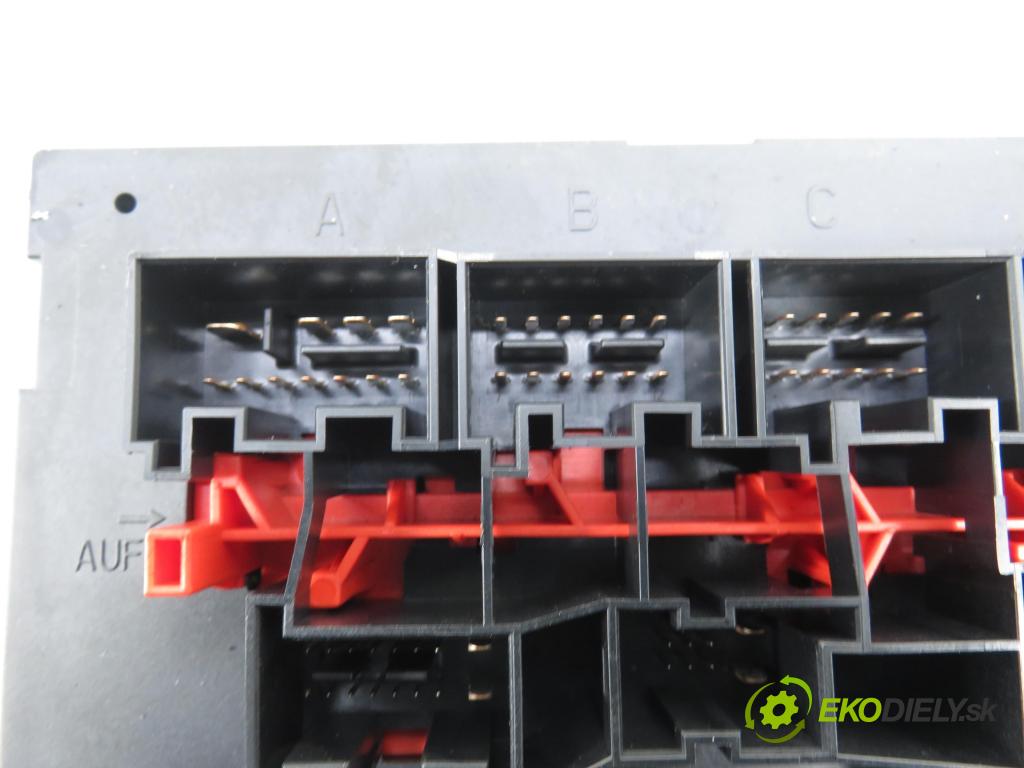 AUDI A3 (8P1) HB 2003 103,00 2.0 TDI PD 16V 140 1968,00 MODUL komfortu 8P0907279 ; F005V00218