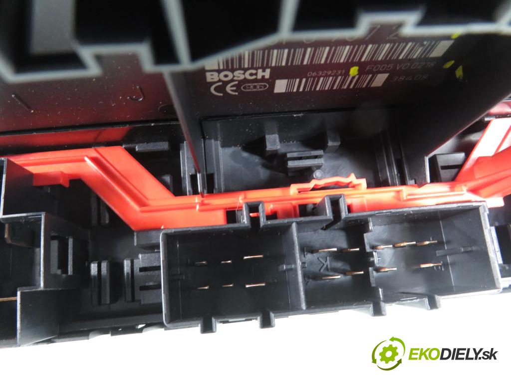 AUDI A3 (8P1) HB 2003 103,00 2.0 TDI PD 16V 140 1968,00 MODUL komfortu 8P0907279 ; F005V00218