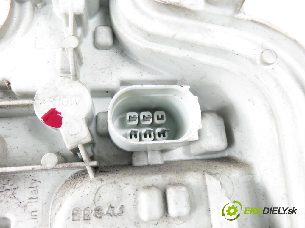 AUDI A3 (8P1) HB 2003 103,00 2.0 TDI PD 16V 140 1968,00 vložka svetla ľavy zadné 8P0945257