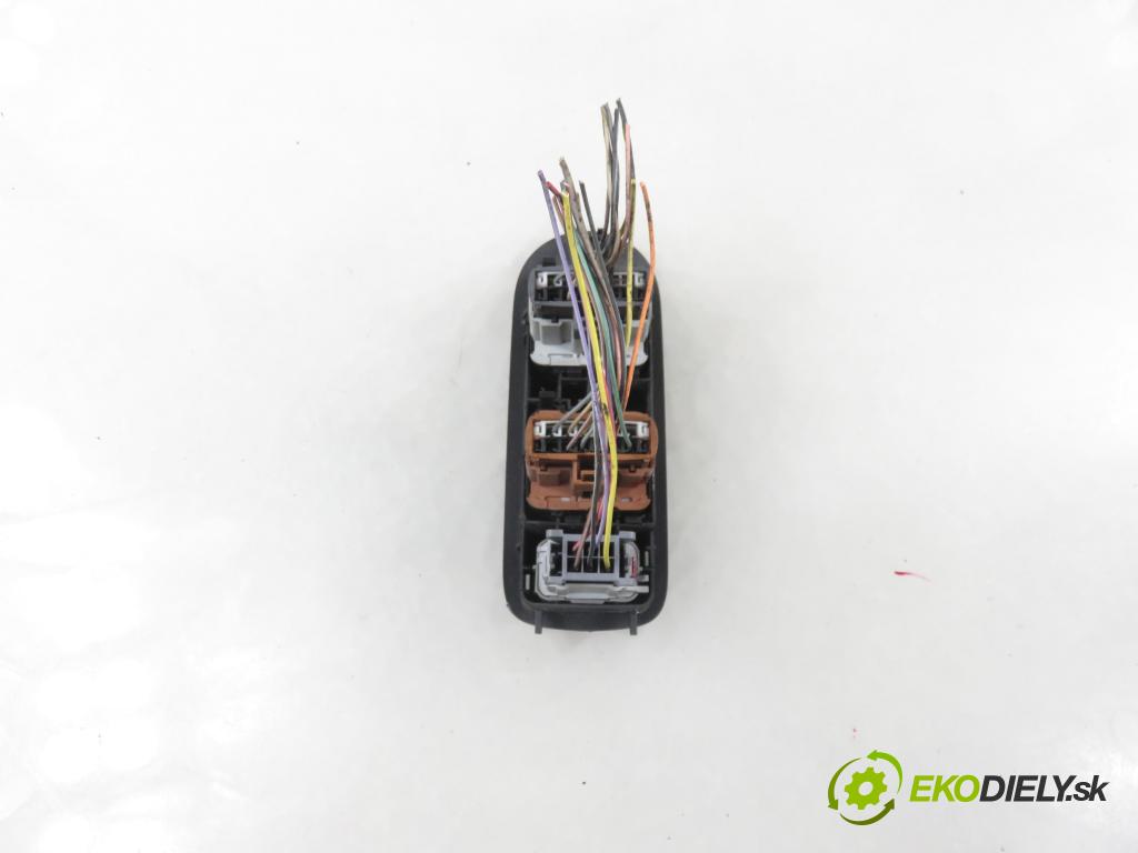 RENAULT GRAND SCENIC II (JM0/1_) MINIVAN 2006 0,00 1.9 dCi (JM15) - F9Q E 804 1870,00 Panel ovládaní oken 156018070