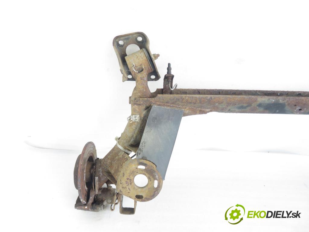 VW GOLF IV (1J1) HB 2000 74,00 1.6 - AKL 1595,00 výztuha zadní část ABS