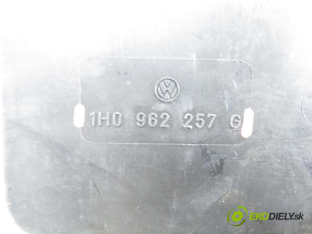 VW GOLF III Variant (1H5) KOMBI 1997 55,00 1.8 - ANN 1781,00 pumpa zámku centrálneho 1H0962257G