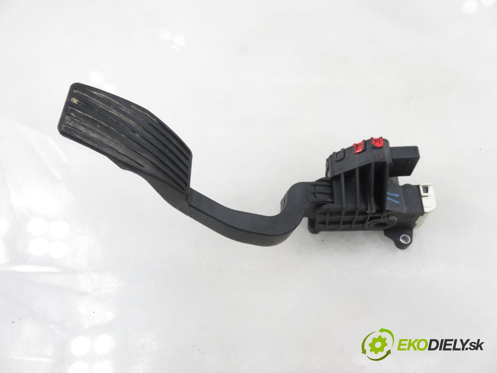 OPEL CORSA D (S07) HB 2010 70,00 1.3 CDTI - Z 13 DTE 1248,00 Potenciometer plynu 13305804 (Potenciometer plynového pedálu)