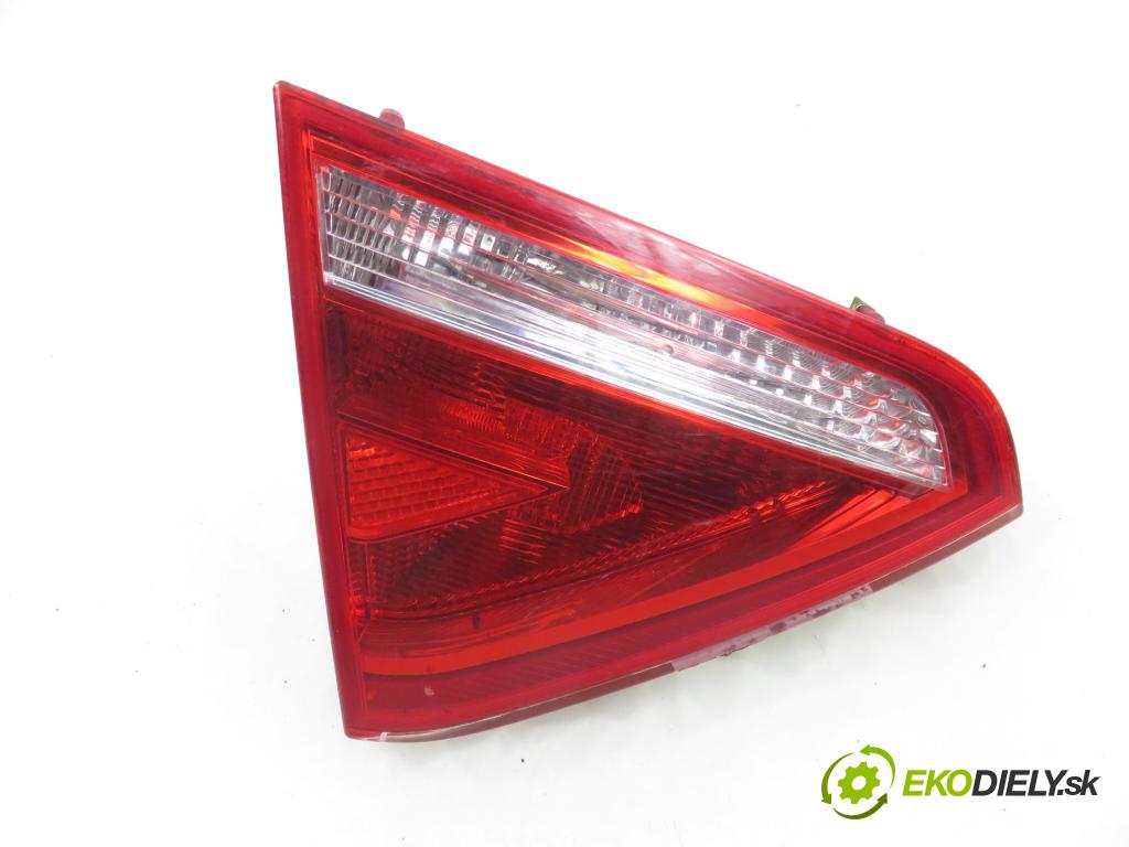 AUDI A5 (8T3) COUPE 2009 140,00 2.7 TDI - CGKA 2698,00 Svetlo ľavé zadné kufor 8T0945093