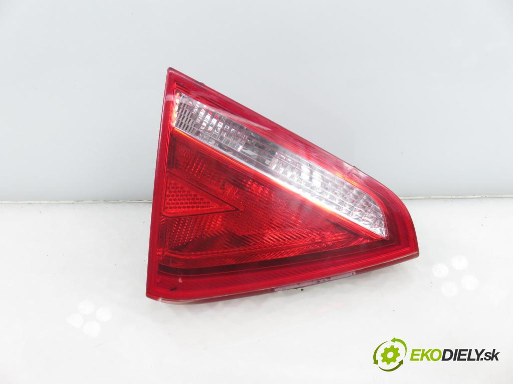 AUDI A5 (8T3) COUPE 2009 140,00 2.7 TDI - CGKA 2698,00 světlo levé zadní kufr 8T0945093