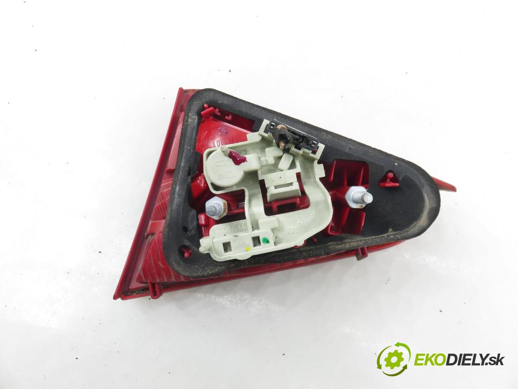 AUDI A5 (8T3) COUPE 2009 140,00 2.7 TDI - CGKA 2698,00 světlo levé zadní kufr 8T0945093