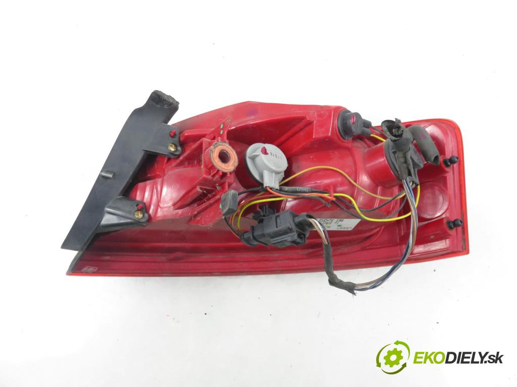 AUDI A5 (8T3) COUPE 2009 140,00 2.7 TDI - CGKA 2698,00 světlo levé zadní 8T0945095