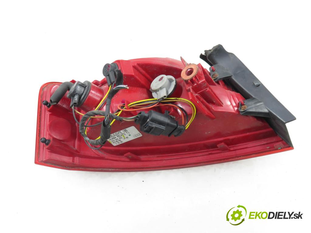 AUDI A5 (8T3) COUPE 2009 140,00 2.7 TDI - CGKA 2698,00 světlo pravé zadní 8T0945096