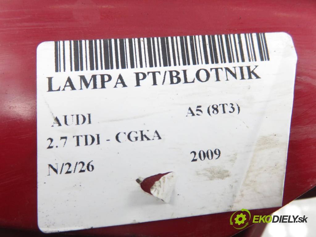 AUDI A5 (8T3) COUPE 2009 140,00 2.7 TDI - CGKA 2698,00 světlo pravé zadní 8T0945096
