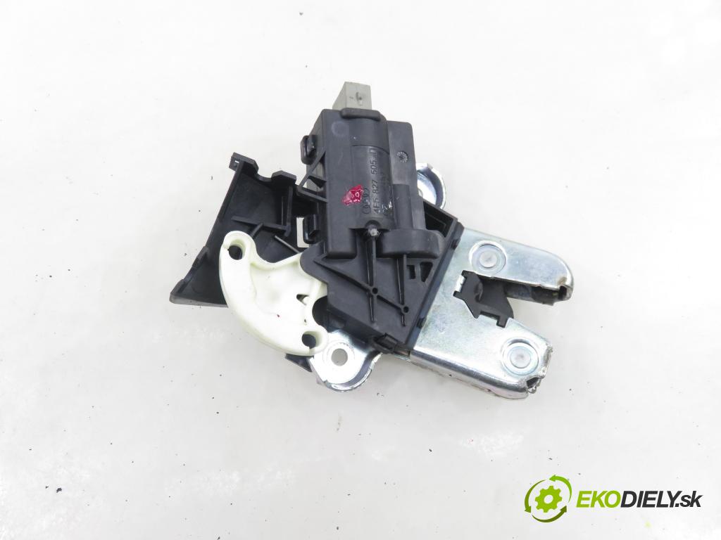 AUDI A5 (8T3) COUPE 2009 140,00 2.7 TDI - CGKA 2698,00 zámok dverí kufor 4F5827505D